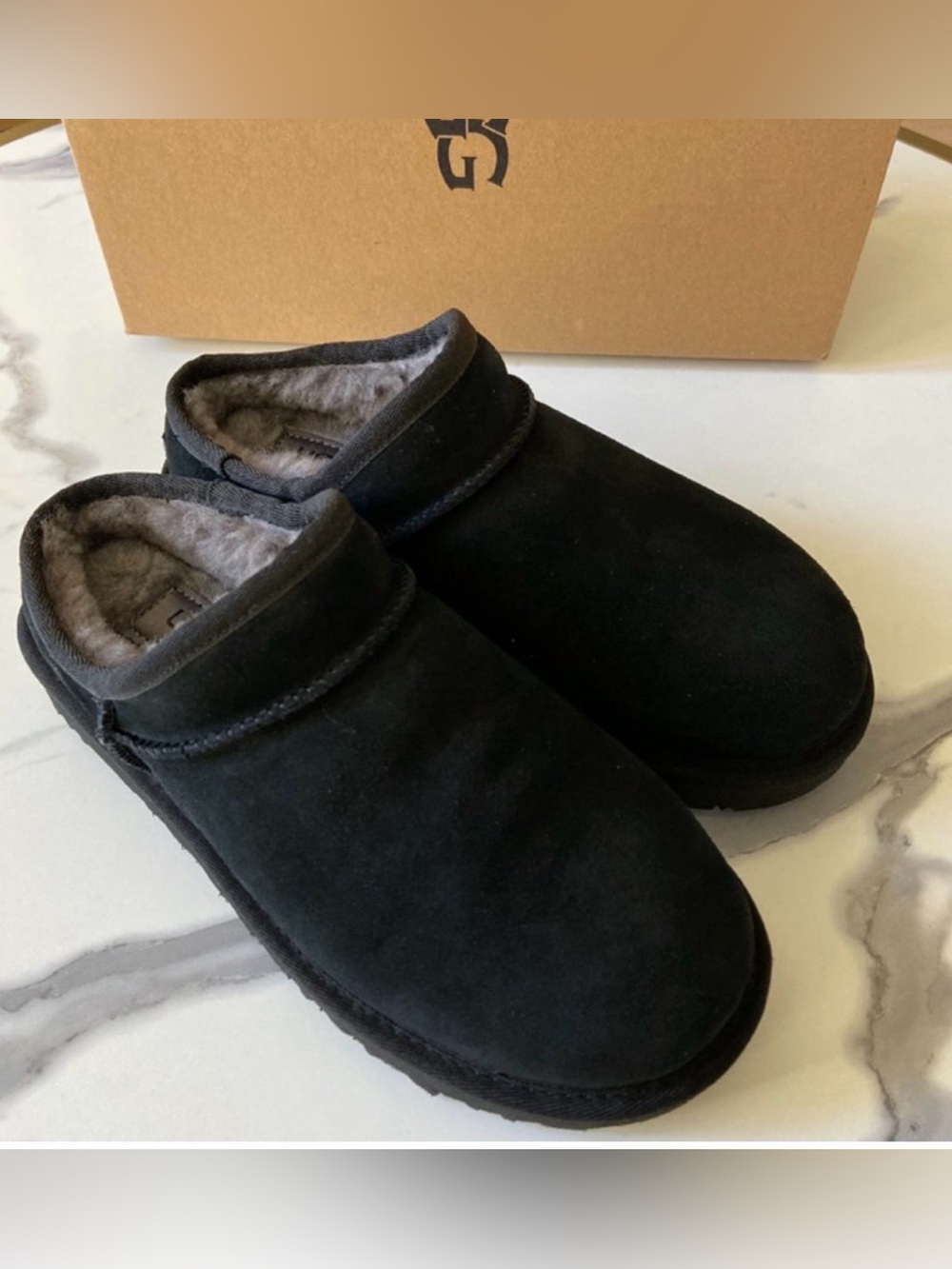 New UGG Classic Suede Slippers Black